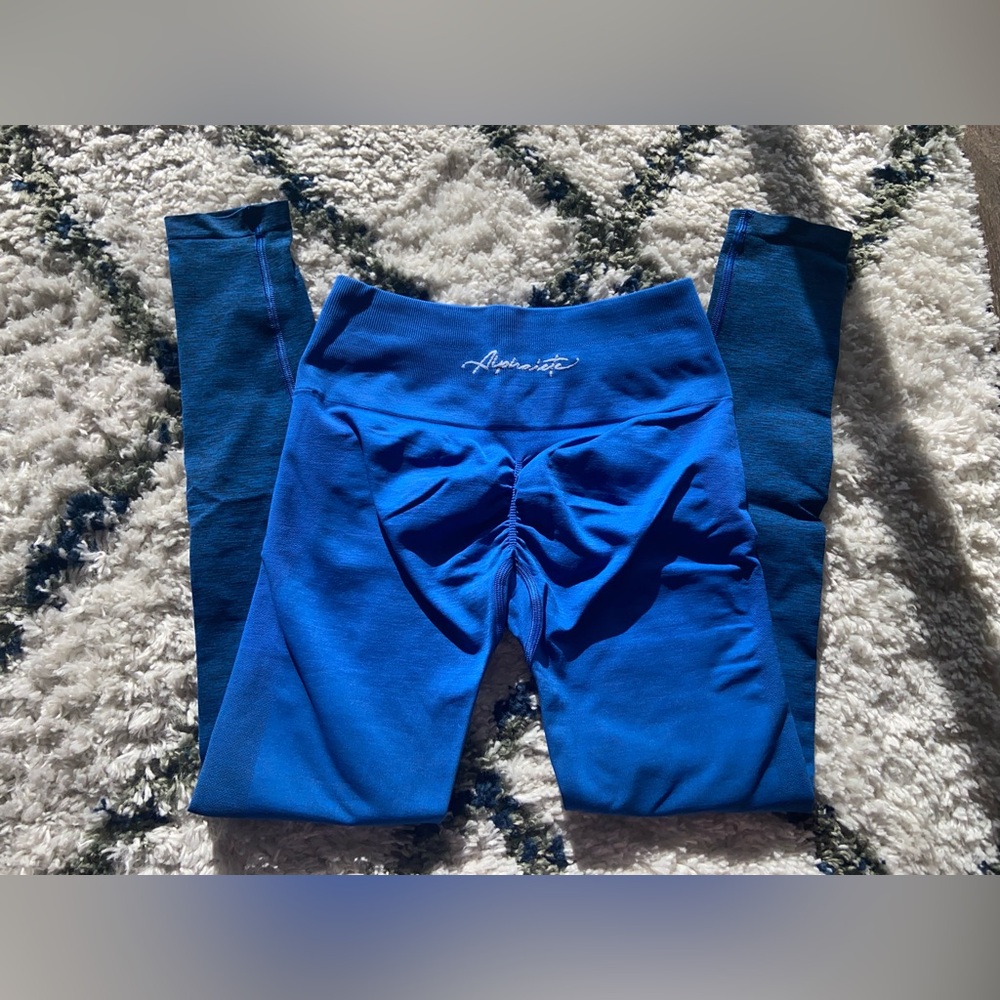 Alphalete Ombré Amplify Legging, small(tight fit), smoke and pet free home.
